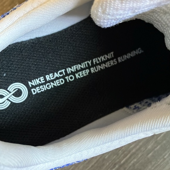 Nike - Picture 11 of 17